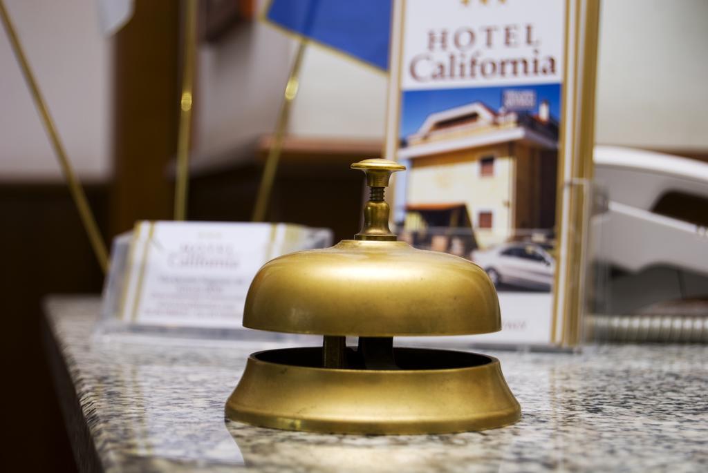 Hotel California Арича Екстериор снимка
